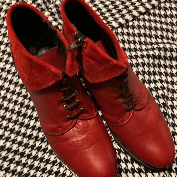 Red leather ankle boots - Picture 9 of 9